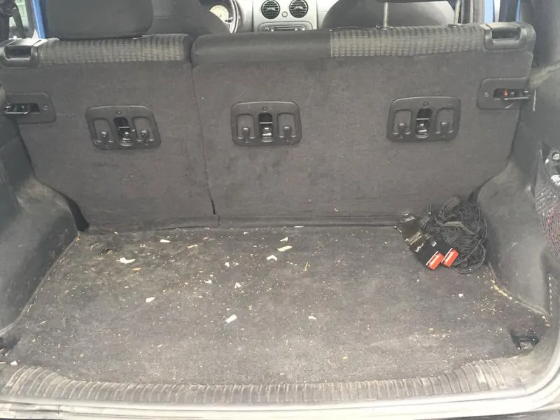 Grey SUV (cargo area) — interior detail