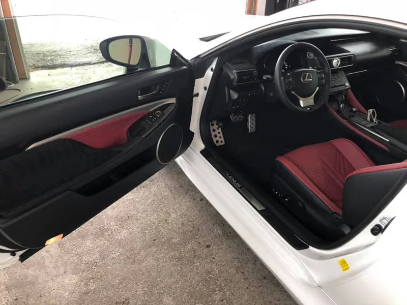 Red leather interior — interior detail